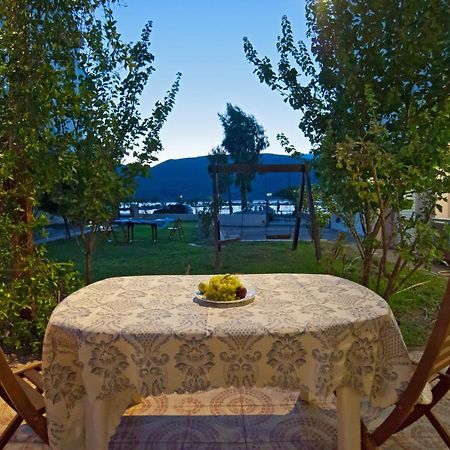 Villa Elli 2 Beach-Front Villa With Garden Itea Exterior foto